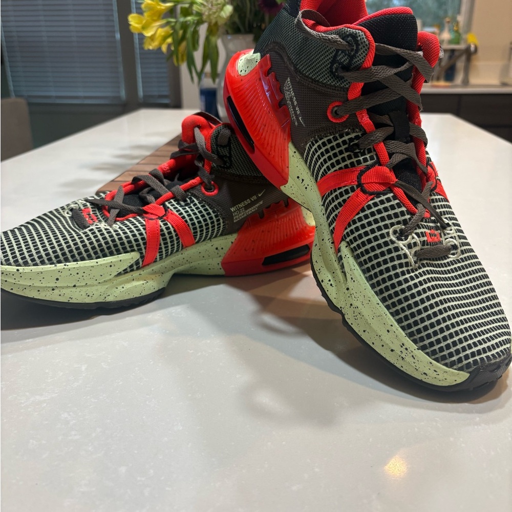 Nike LeBron Witness VII